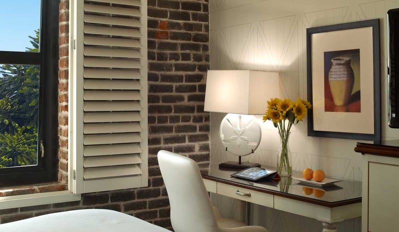 Argonaut Hotel - Queen Interior Room  Desk